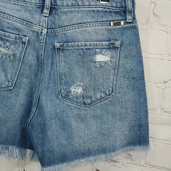 KanCan Medium Stone Wash Denim Shorts Size 7/27 - Picture 6 of 11